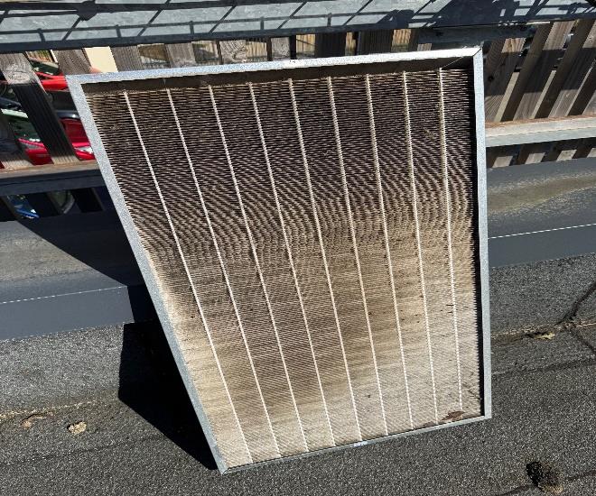 Un filtro F7 obstruido que no se sustituya a tiempo puede provocar un aumento del consumo eléctrico de hasta un 30%.